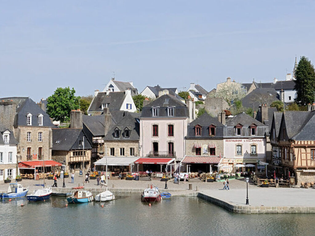 1024px-Auray_port_de_Saint-Goustan