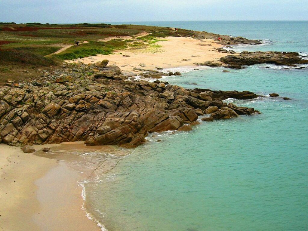 La_Plage_Bleue_de_Hoedic_-_panoramio